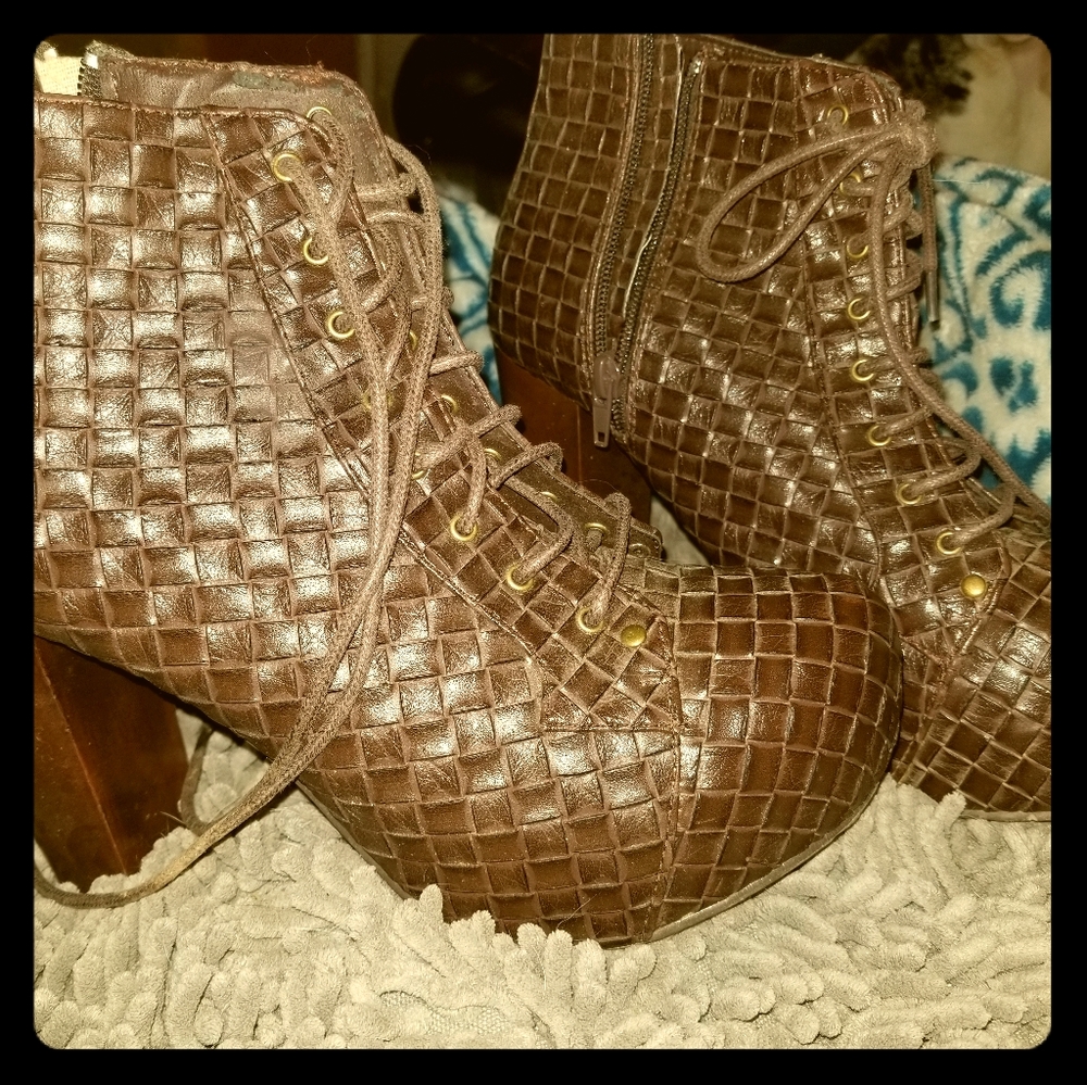Bucco Capensis Heels